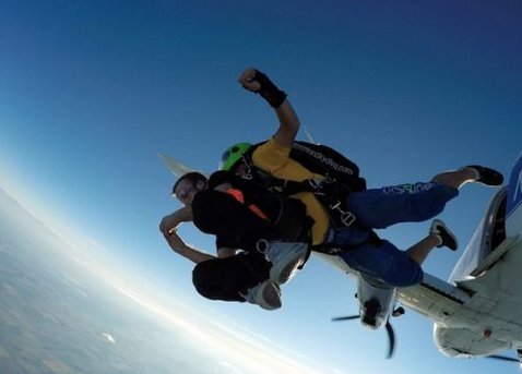 thestaredmonton's tweet photo. Edmonton man reenacts Point Break while solving a Rubix Cube https://t.co/uYDCORsvZq #52skillz #yeg https://t.co/ebq3WXV1Sq
