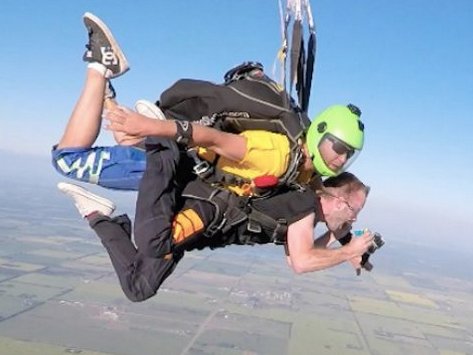thestaredmonton's tweet photo. Edmonton man reenacts Point Break while solving a Rubix Cube https://t.co/uYDCORsvZq #52skillz #yeg https://t.co/ebq3WXV1Sq