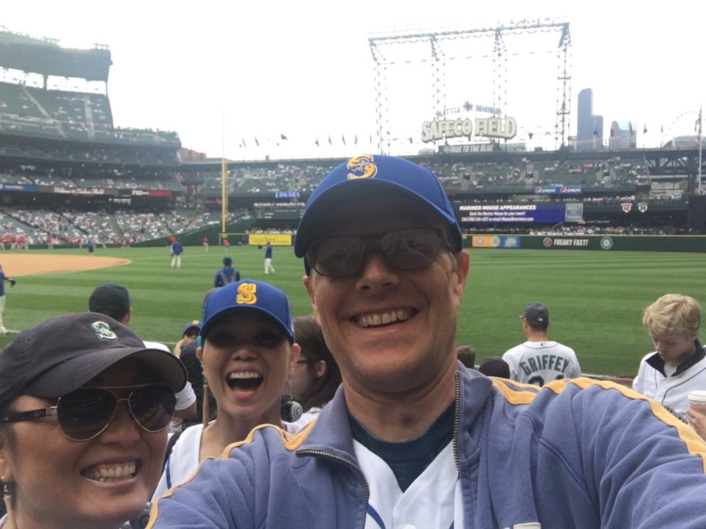 sandra_harms's tweet photo. What an amazing weekend! Thanks Junior! From your Oregon fans! #24EVER https://t.co/4eq50BVDGz