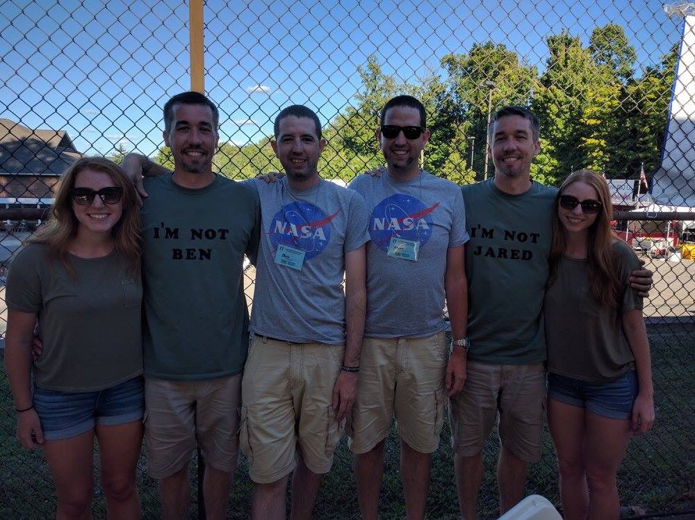 EmmaReinart's tweet photo. #TwinsDay ☺️ https://t.co/71n3CVgMMN