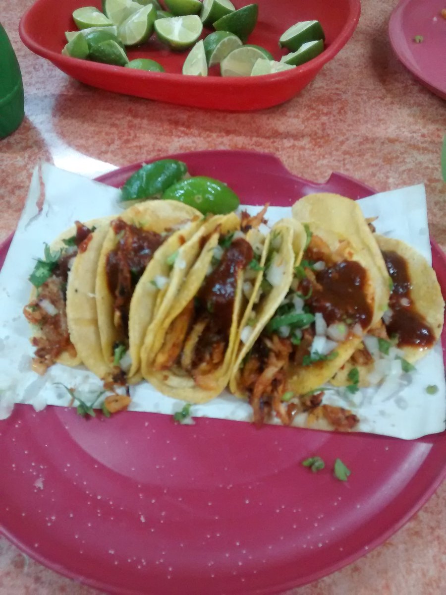 John_Rambo7's tweet photo. Nada como unos taquitos de viaducto! https://t.co/tyP9gOfPiR