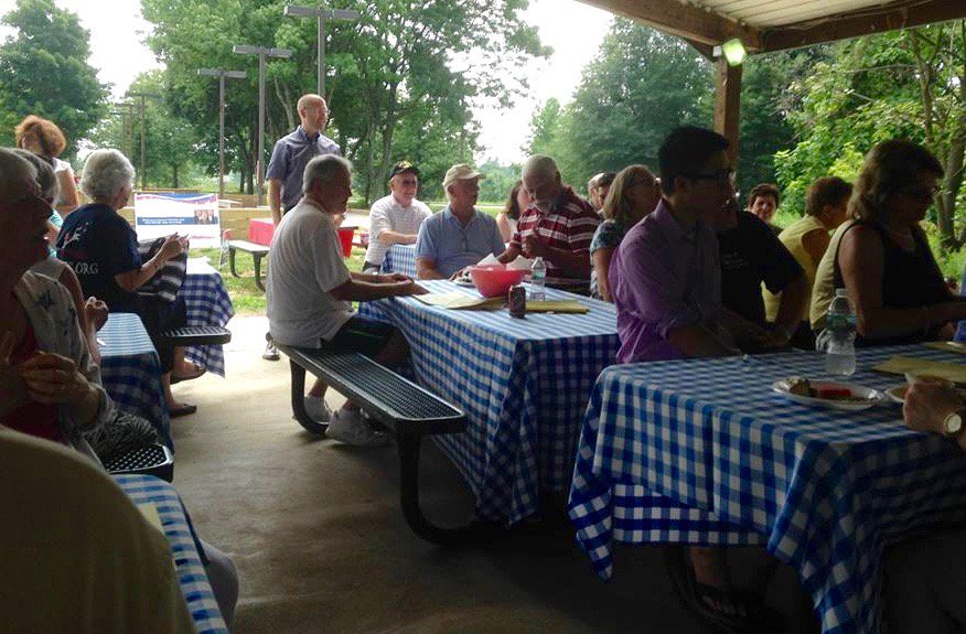 HillaryforNJ's tweet photo. The perfect way to spend a sunny day: Picnic and Clinton-Kaine kickoff with #HillaryforNJ in Morris County! https://t.co/mUZs2dFhA6