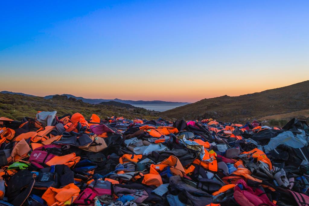 clotheArefugee's tweet photo. A memorial of life jackets: @richardjnieva on what it's like to cover the refugee crisis https://t.co/3k6RZde9XM… https://t.co/S9bunFEayx"