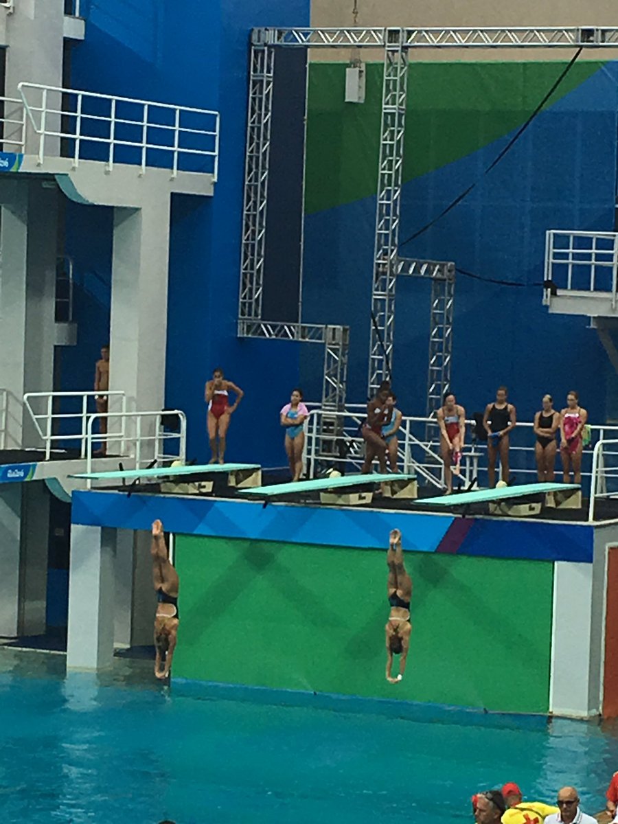 È arrivata #medal #silver #rio2016 #olimpiadi <a href="/TCagnotto/">Tania Cagnotto</a> <a href="/fradallape/">Francesca Dallapè</a> #diving #sincro #friends #tensione #lacrime 👏🏻🎉