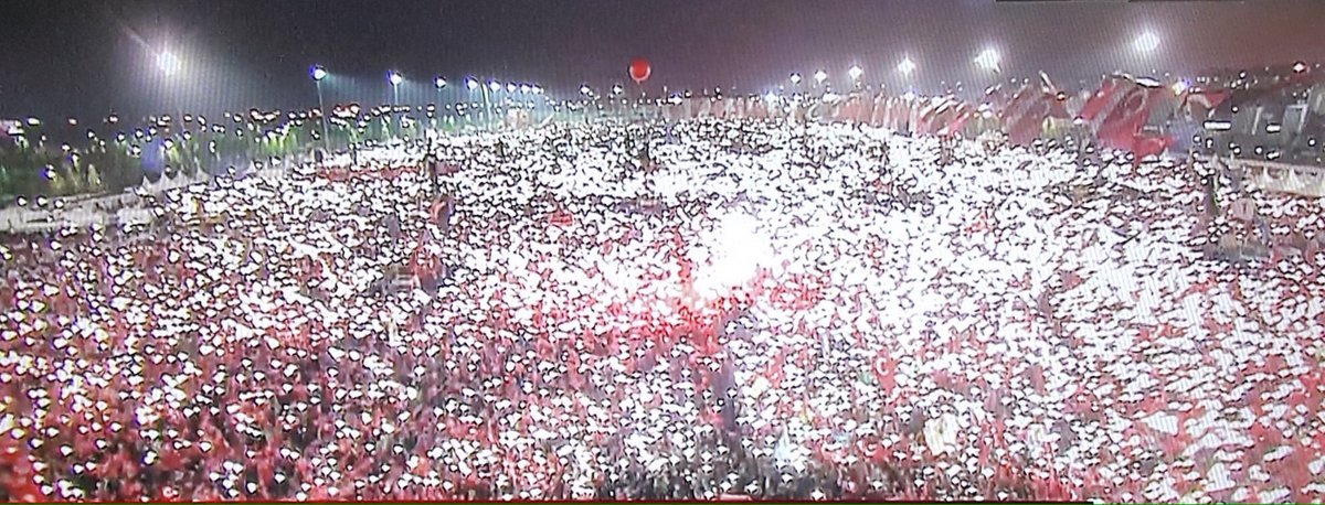 MAmirler's tweet photo. Milletimiz, Demokrasisine sahip çıktı. İradesine müdahale edilmesine izin vermedi vermeyecek.  #TekMilletTekYürek https://t.co/zlFK9ip2G2
