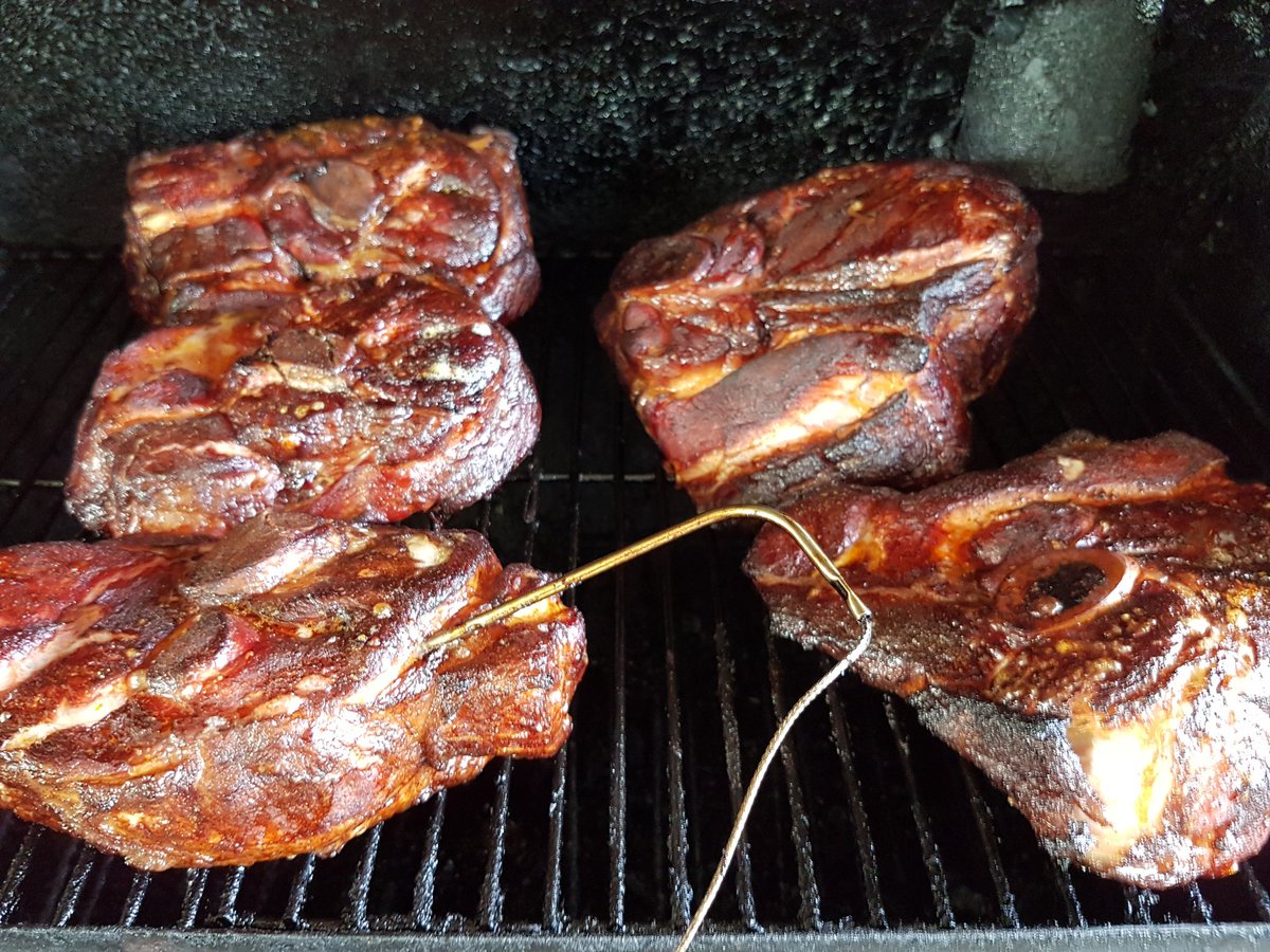 BuzzedBoarBBQ's tweet photo. @Staub24 not much longer...
#patience @BBQPictures . https://t.co/qMW199zwwz