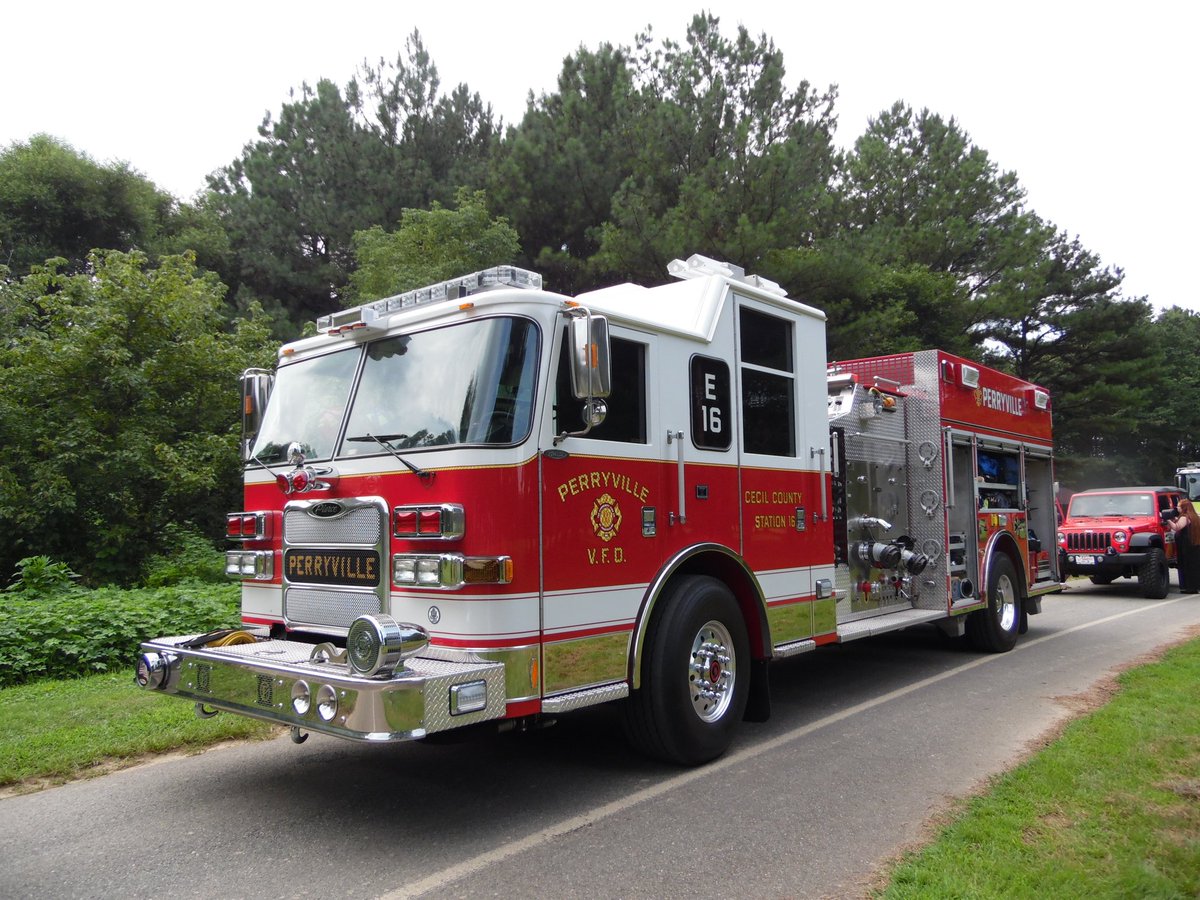 More <a href="/PierceMfg/">Pierce Mfg</a> apparatus at the <a href="/CumberlandVVFA/">CVVFA</a> parade <a href="/SingerlyFire/">Singerly Fire Co.</a> <a href="/glickfire/">Glick Fire</a>