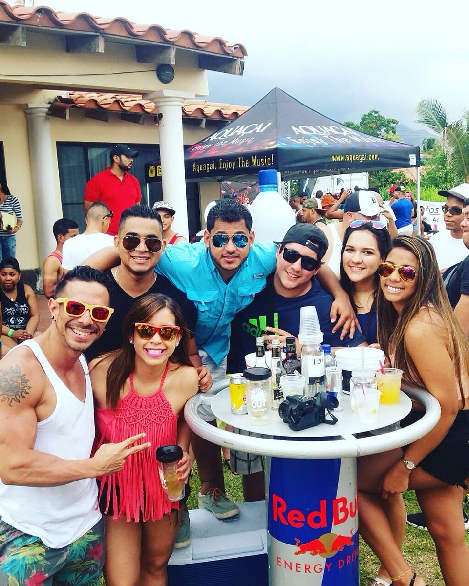 Y estamos ya en la Beach Mansion Party de Gorgona. Llegate!