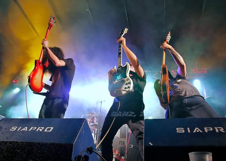 The_Wizardss's tweet photo. A tope con el @vidiago_rock.
Gracies. Foto #JuanSanz
#TheWizards #VidiagoRock #Asturias https://t.co/ceqGntnjm6