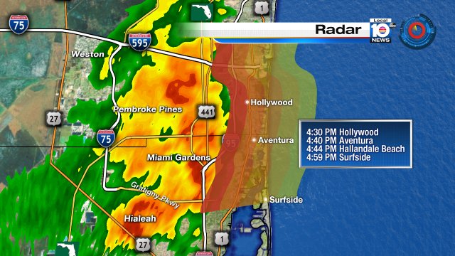 Strong storms moving east through Miami-Dade and Broward Counties @TrentAricTV tracking them as they push east https://t.co/q3XsMUfBjh
