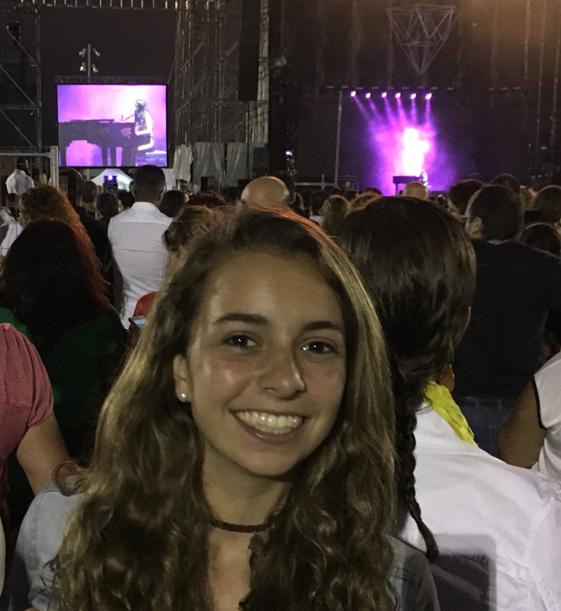 singercris_'s tweet photo. @OficialEvaRuiz genial en el concierto de @AlejandroSanz Felicidades!!!👏👏👏👏 https://t.co/cKsfB5e8DF
