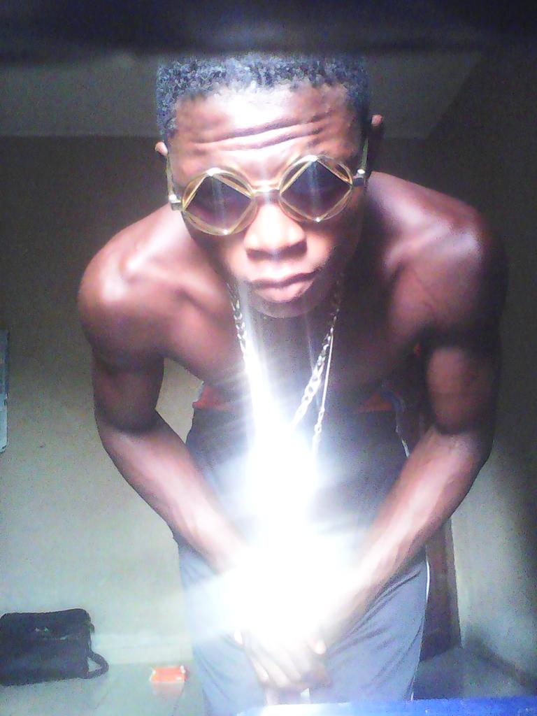 xkingx14's tweet photo. @wizkidayo Hello am xkingx https://t.co/HZbl27dQLh