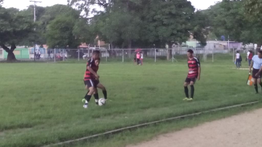 makundo's tweet photo. #FinalFutbol1ra #LigaSC ganada por #Malabares ante #Deforsa 2-0 .@franklinguitten @NunoGonzalez @raimondbrito https://t.co/qVQ5EoT6Bi