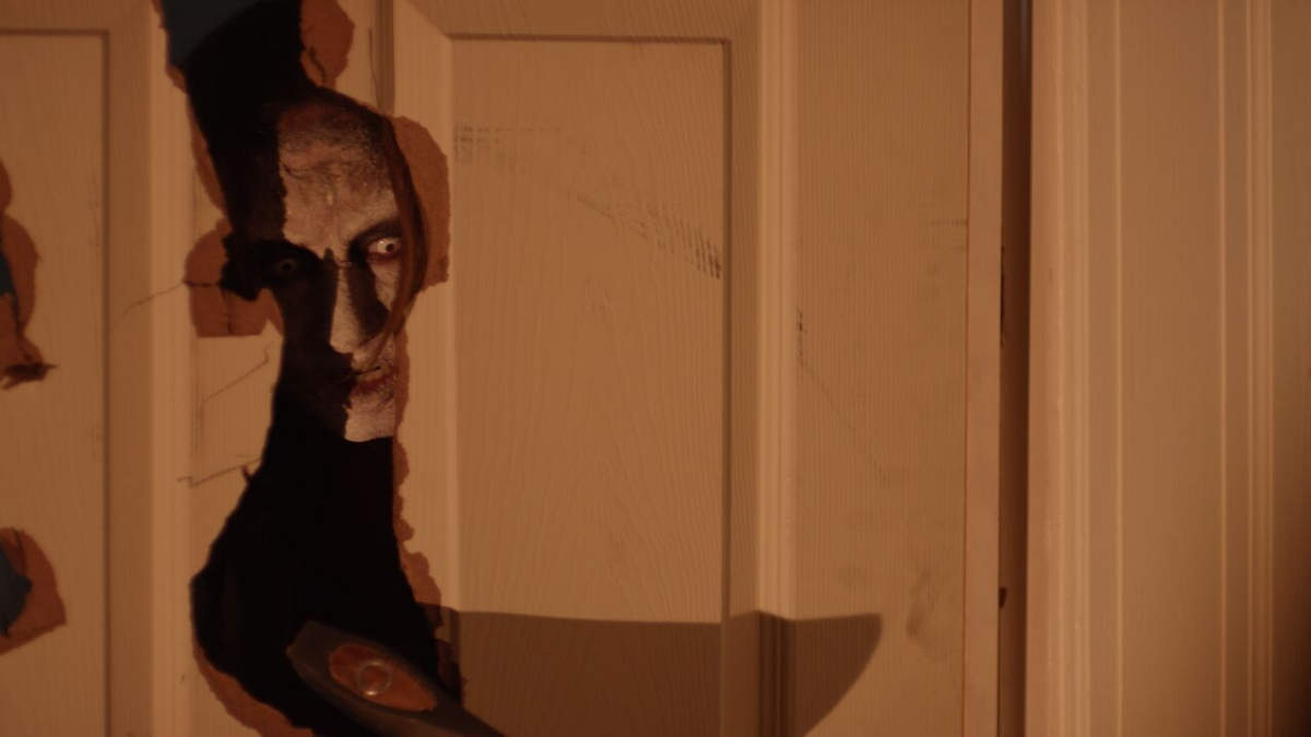 Амитивилль 2016. Тревор стайнс и его девушка. Амитивилль террор. Амитивилль террор. Тревор стайнс.