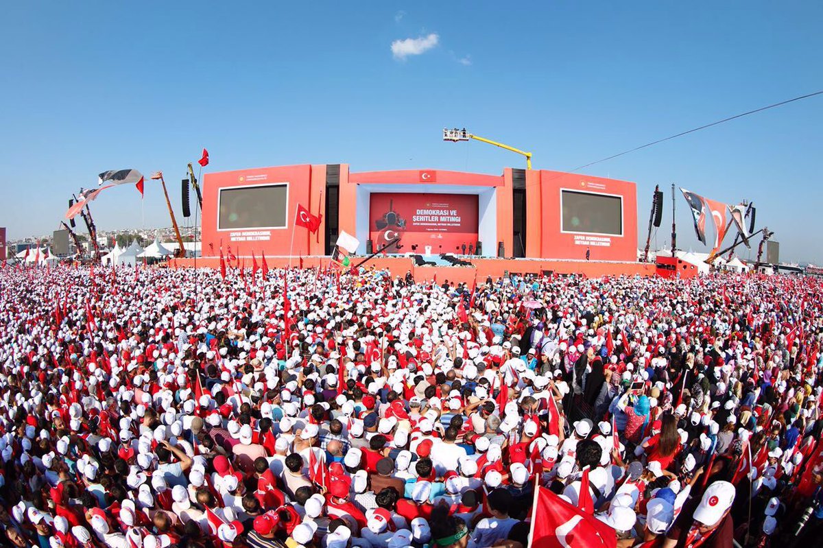 TC_istanbul's tweet photo. #TekMilletTekYürek diyerek sarsılmaz birliğimizi tüm dünyaya bir kez daha gösterdik. Milletçe biriz, beraberiz... https://t.co/BxvZz0ZC6n