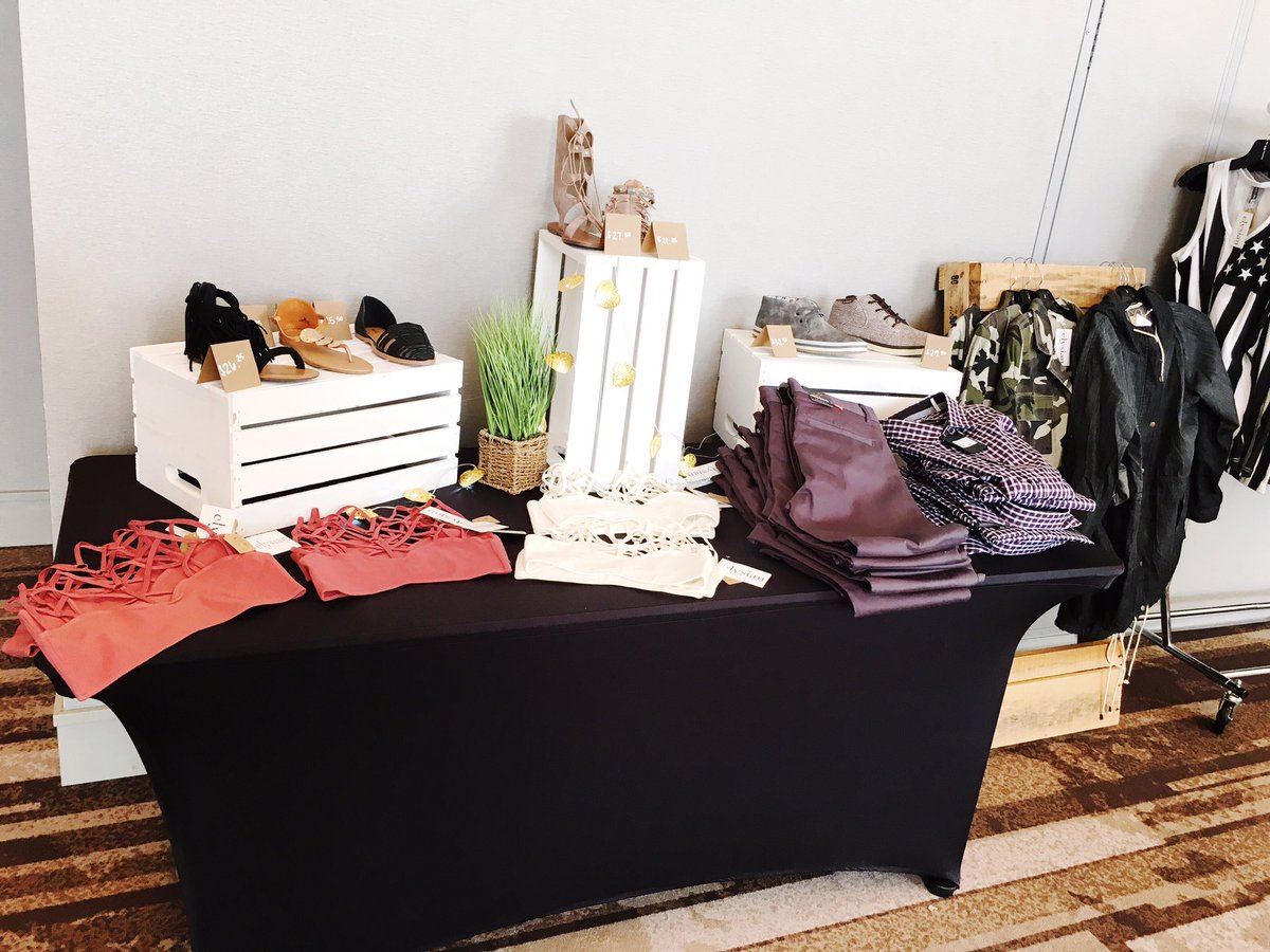 elysianoutfits's tweet photo. Thanks for coming to the pop-up shop! We will be having another soon! https://t.co/goHsP6Oldk