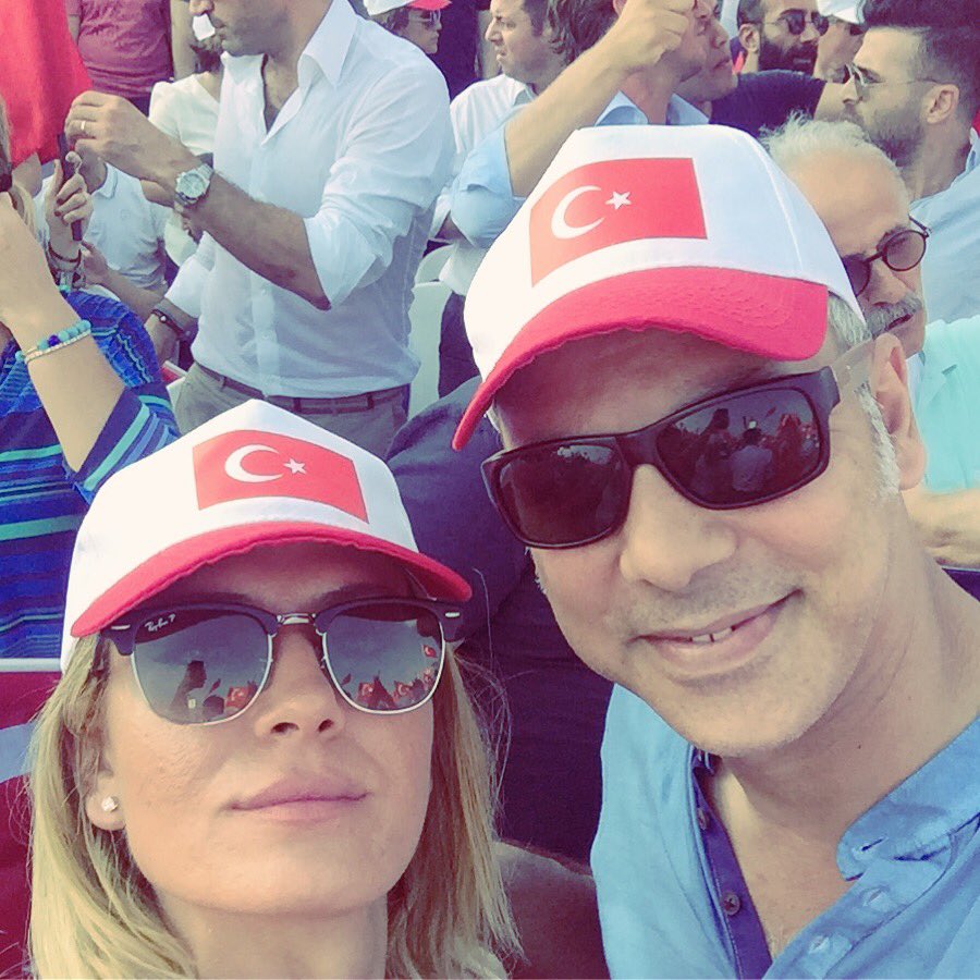 NAGiHANKARADERE's tweet photo. Herkese iyi geceler tatlı rüyalar öpüyorum Can'lar sizi kocaman💋💋💋💋💋❤️❤️ https://t.co/T4pN1mSPqH