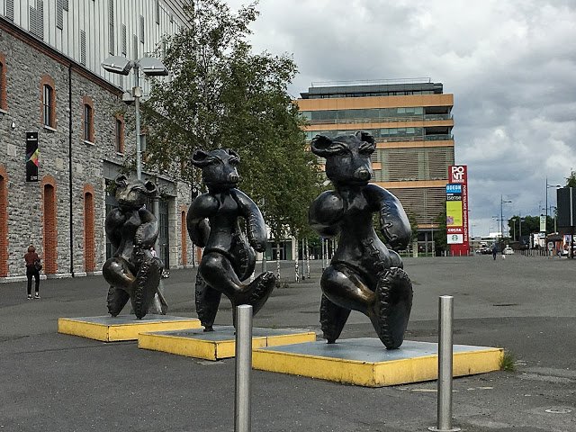 doc_nad's tweet photo. Three Bears with Attitude...
Attempted Bloggery: #Dublin Rising 1916-2016 https://t.co/l7hHk3Yz2A #PatrickOReilly https://t.co/hsbFy4Rgtw