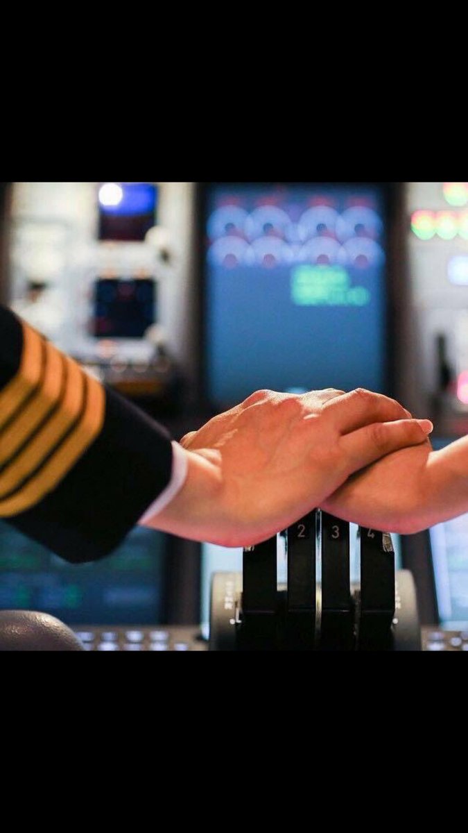 SAviationW's tweet image. وتاخذني في جنح الخيال ..
و أطير من فرحتي أطير .. 
#عشاق_عالم_الطيران