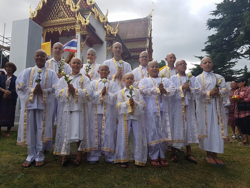 LeeSaipin's tweet photo. #Ordination ceremony of 12 novice monks at #Buddhapadipa temple today @jianleigh @Peter_ChoaBaby @jasonscooking https://t.co/mY7CojaeCB