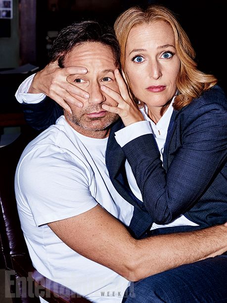 GAndersonSpain's tweet photo. Hoy es el cumpleaños de @davidduchovny, un gran compañero y un gran amigo de @GillianA. HAPPY BIRTHDAY, DAVID! https://t.co/bswVDLWwEj