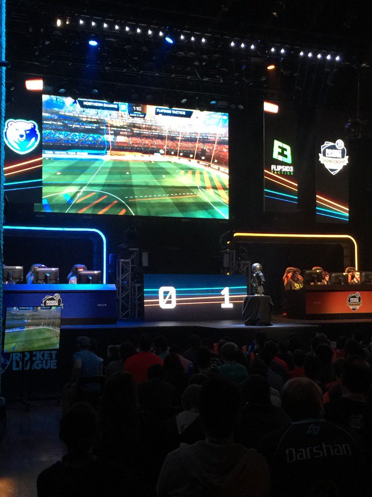 FRAGD's tweet photo. Packed house at #RLCS @TwitchEsports @RocketLeague #hollywood #la https://t.co/P1vgHR15ds
