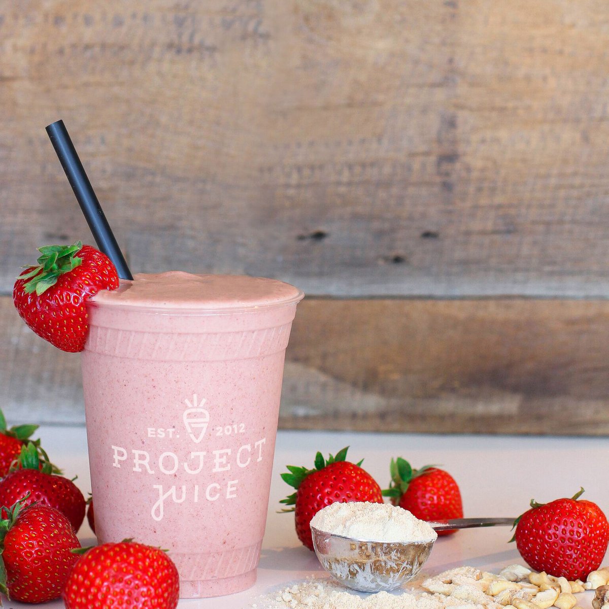 ProjectJuice's tweet photo. #Sundays are for #superfood #smoothies-Try our creamy #limitededition #Strawberry #Maca #Mylkshake before it's gone! https://t.co/deX7A9eQCv