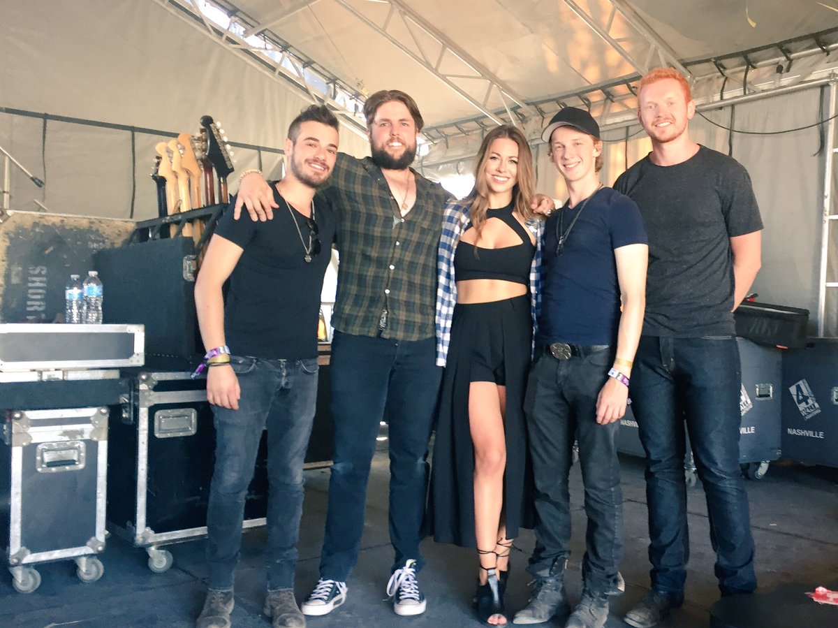 Vanessa Marie (@vmcartermusic) on Twitter photo Vanessa and her dream team back stage <a href="/BootsandHearts/">Boots and Hearts</a> 💕💕 #emergingartistshowcase #bh5 #vmc Vanessa and her dream team back stage <a href="/BootsandHearts/">Boots and Hearts</a> 💕💕 #emergingartistshowcase #bh5 #vmc