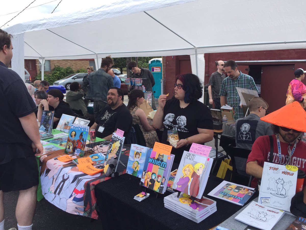 HannahMenzies's tweet photo. Had fun @SpritelyBean with Artist Alley Comics Fest! https://t.co/svzCxPn40D