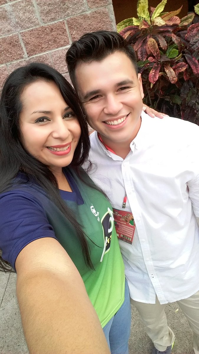 Mago_garcia9's tweet photo. Como siempre bien peinadito vos @MarioSibrian7  😅 #Consuma2016 #Trabajando #Colegas https://t.co/XD5wF7psqO