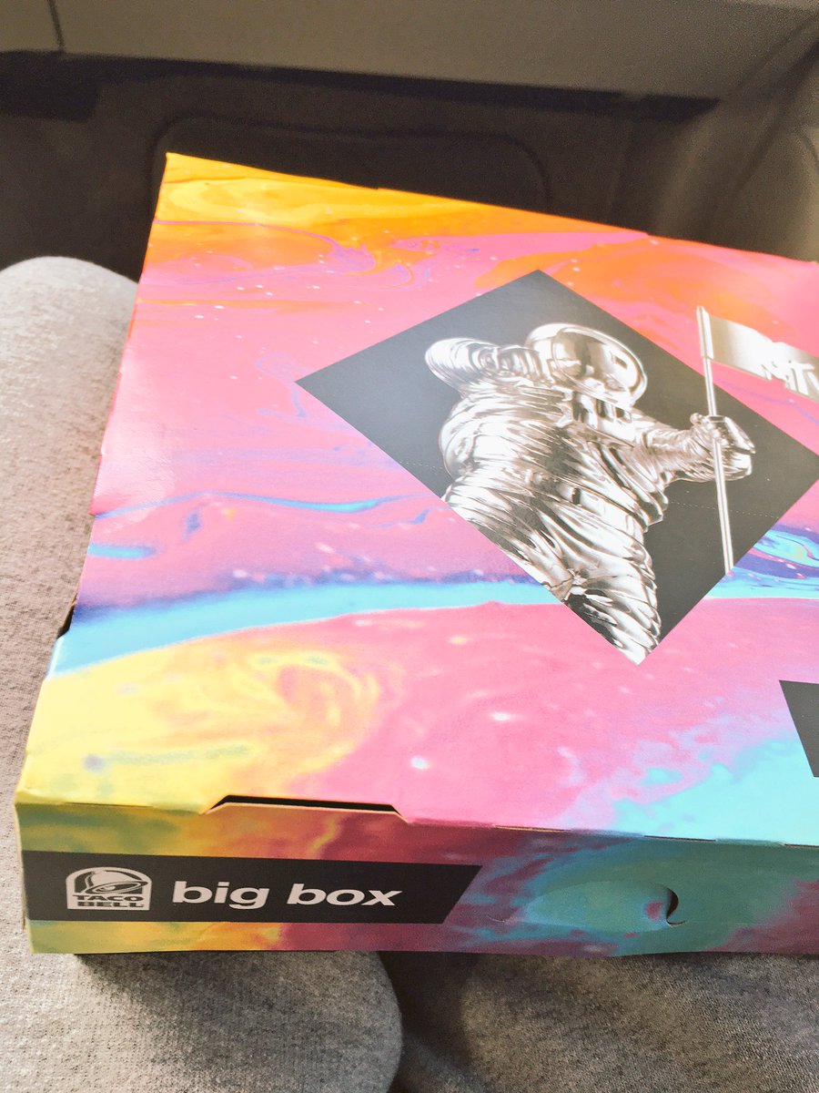 MaryShannon16's tweet photo. @pesh2013 my first crunchwrap, thinking of you and your SUpremes #tb4life #lunchsquadgoals https://t.co/U5rJyvLIwc