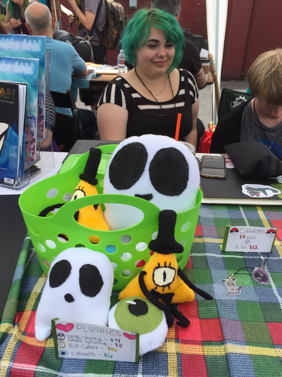 HannahMenzies's tweet photo. @ArtistAlleyFest #pdxaacf2016 Great event! https://t.co/WaIlwvt6pQ