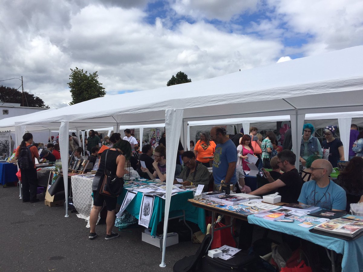 HannahMenzies's tweet photo. @ArtistAlleyFest #pdxaacf2016 Great event! https://t.co/WaIlwvt6pQ