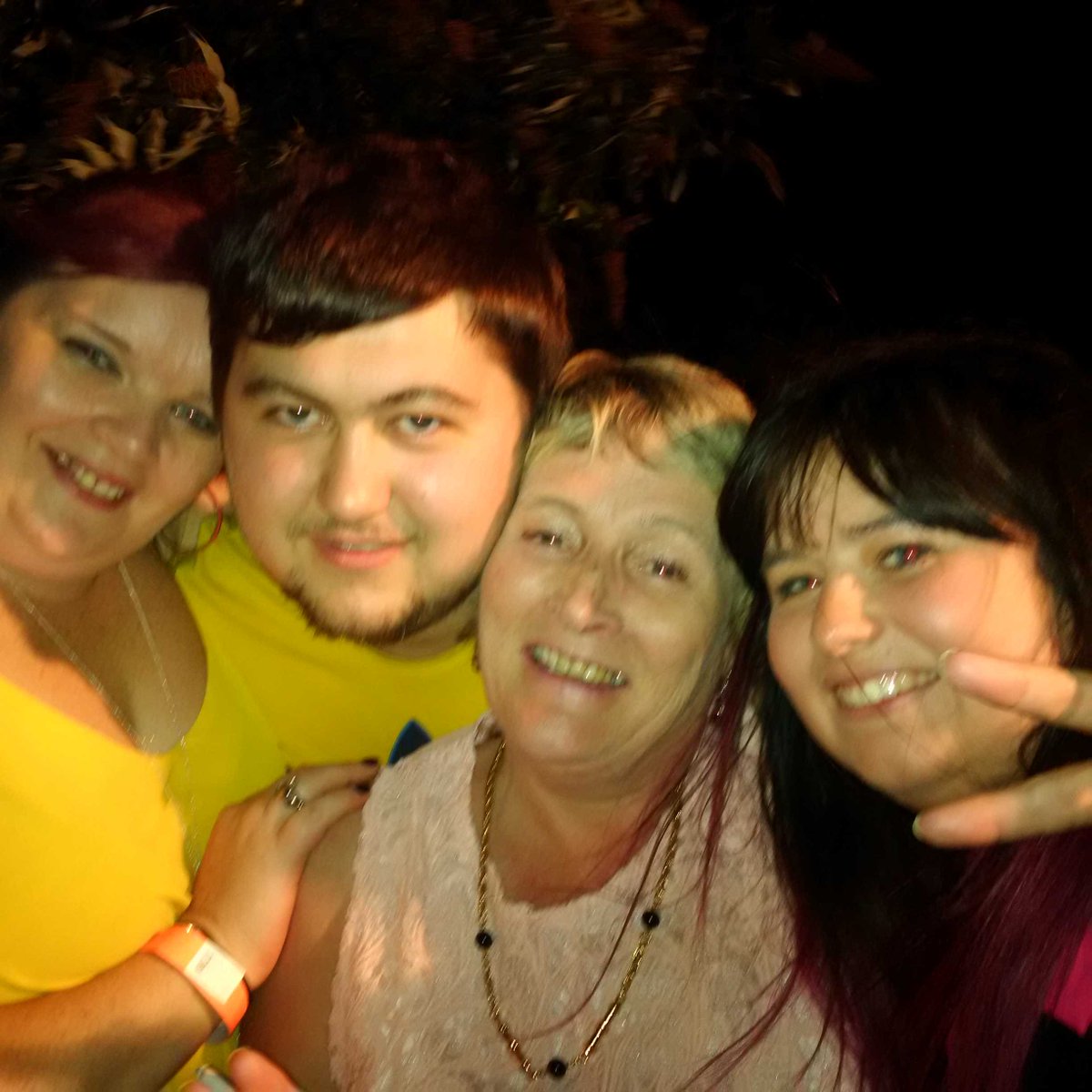 vicky clarke (@vickynovo10) on Twitter photo 