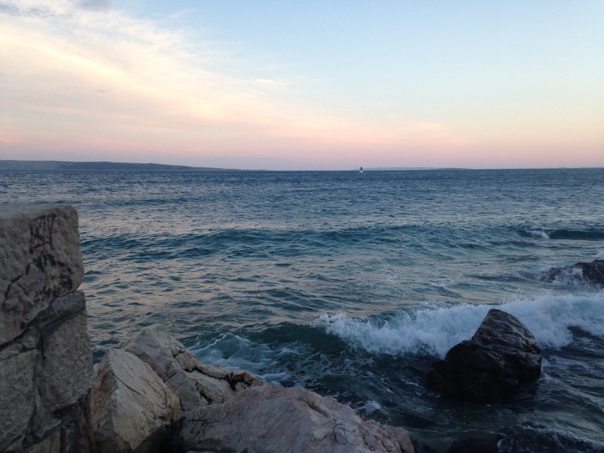 Luisa_1998_'s tweet photo. Sunset is actually my favorite time of the day https://t.co/c03GX2RGZf