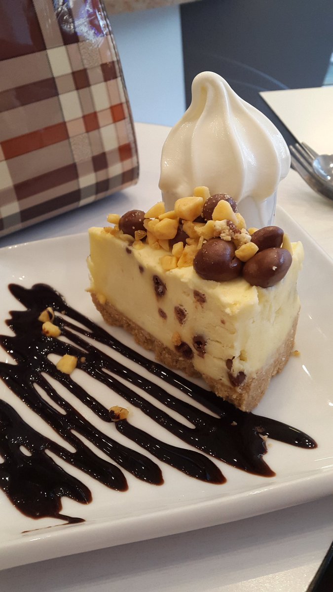 MSDLIGHTS's tweet image. Oh how we ❤'d @LoveASlice today!!💚 Yummmyyyy #cheesecake