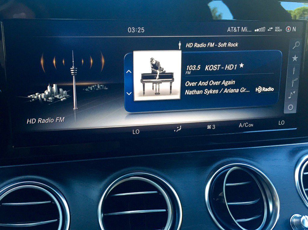 officialellenk's tweet photo. big screen big music @MBUSA @kost1035fm #2017eclass https://t.co/ETQwBN5gEN