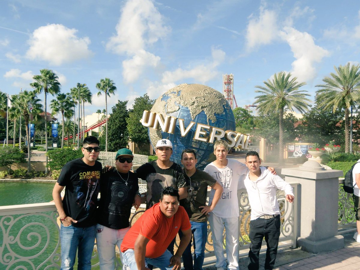 FrancoZetaOk's tweet photo. Toda la Banda de @Nene_MaloOk en Orlando🇺🇸 (USA) #Tour2013 #UniversalStudios #HermososRecuerdos 😎🎙🎵 https://t.co/RpR9ve3oJ3