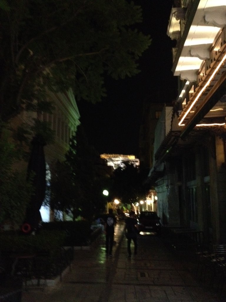 sandman_gr's tweet photo. Athens by night #poplie #barrett #drinks #summer https://t.co/6TBevoJGz8