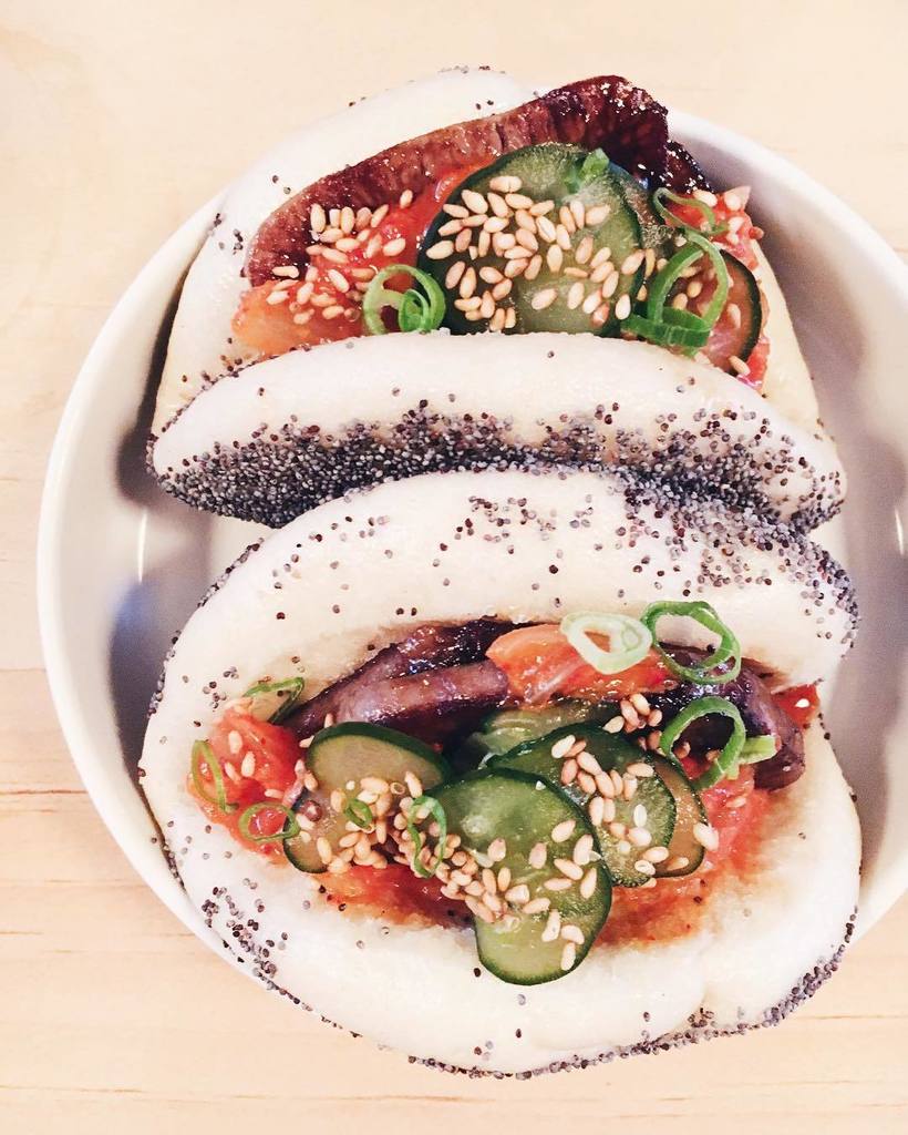 strumsimmersip's tweet photo. Last nights dinner at @liholihoyachtclub was perfection👌🏼! Beef tongue with kimchi and pic… https://t.co/Rjfq0LeWjk https://t.co/Rrx1YofSXU