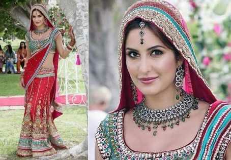 Bhushanadhau1's tweet photo. Most Loved Pic Of Katrina In My City This Pic Is Must In Beauty Parlour Saree Shops Etc
#8YearsOfSinghIsKinng https://t.co/MIB6olR6uF