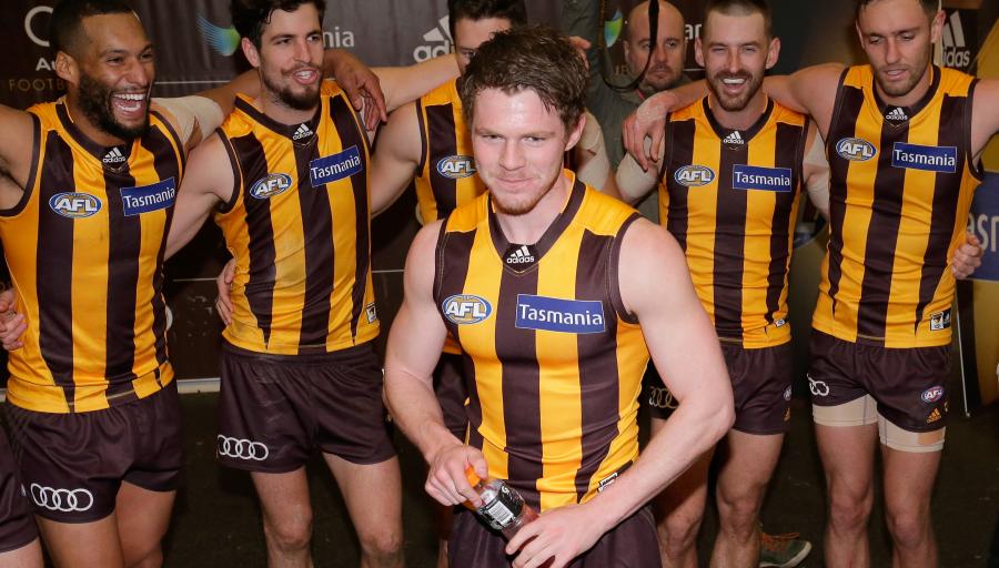 HawthornFC's tweet photo. Joining @Issie16 on #AskAHawk this week is... @bhardwick26!
Time to get your questions in.
#HawthornAlways https://t.co/mK8Xjnqd08