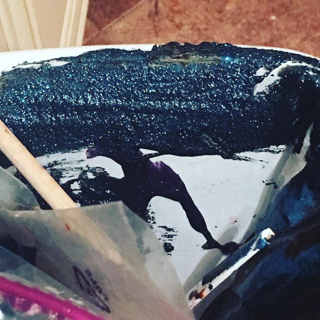 smartmonkeysm's tweet photo. Because play dates must always involve glitter! This is the current state of my garbage co… https://t.co/spzsS2dCzm https://t.co/GoeKQGbgXD