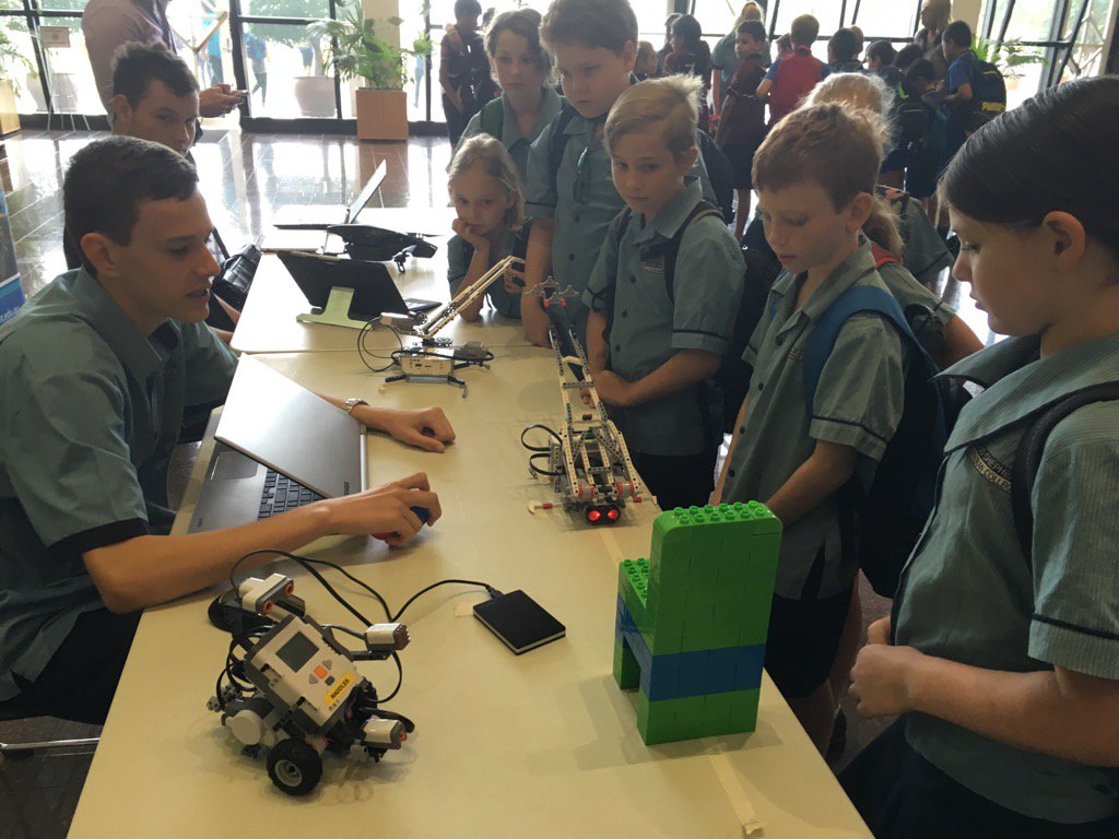GSLCJS_HS's tweet photo. Stems skills 2021. Parliament House GSLC doing and showing#lsalearn https://t.co/dX4KFbrzFK
