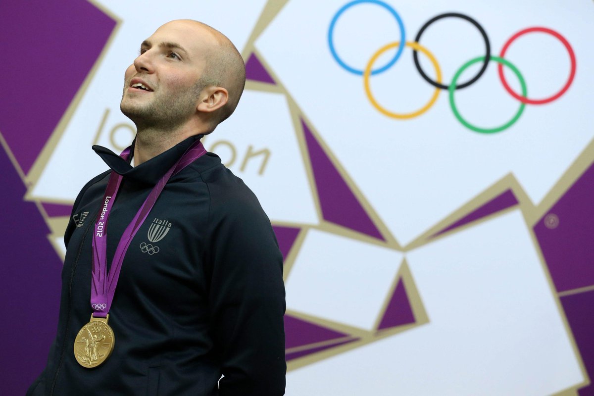 È il dottore d’oro del tiro a segno, è Niccolò Campriani! Pronti a fare il tifo per lui? #italiateam #shooting