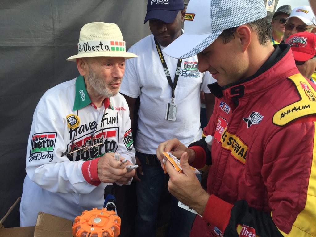 Seafair Legend Art Oberto and Winner Andrew Tate/Les Schwab exchange autographs! <a href="/KIRO7Seattle/">KIRO 7</a> <a href="/SeafairFestival/">Seafair</a>