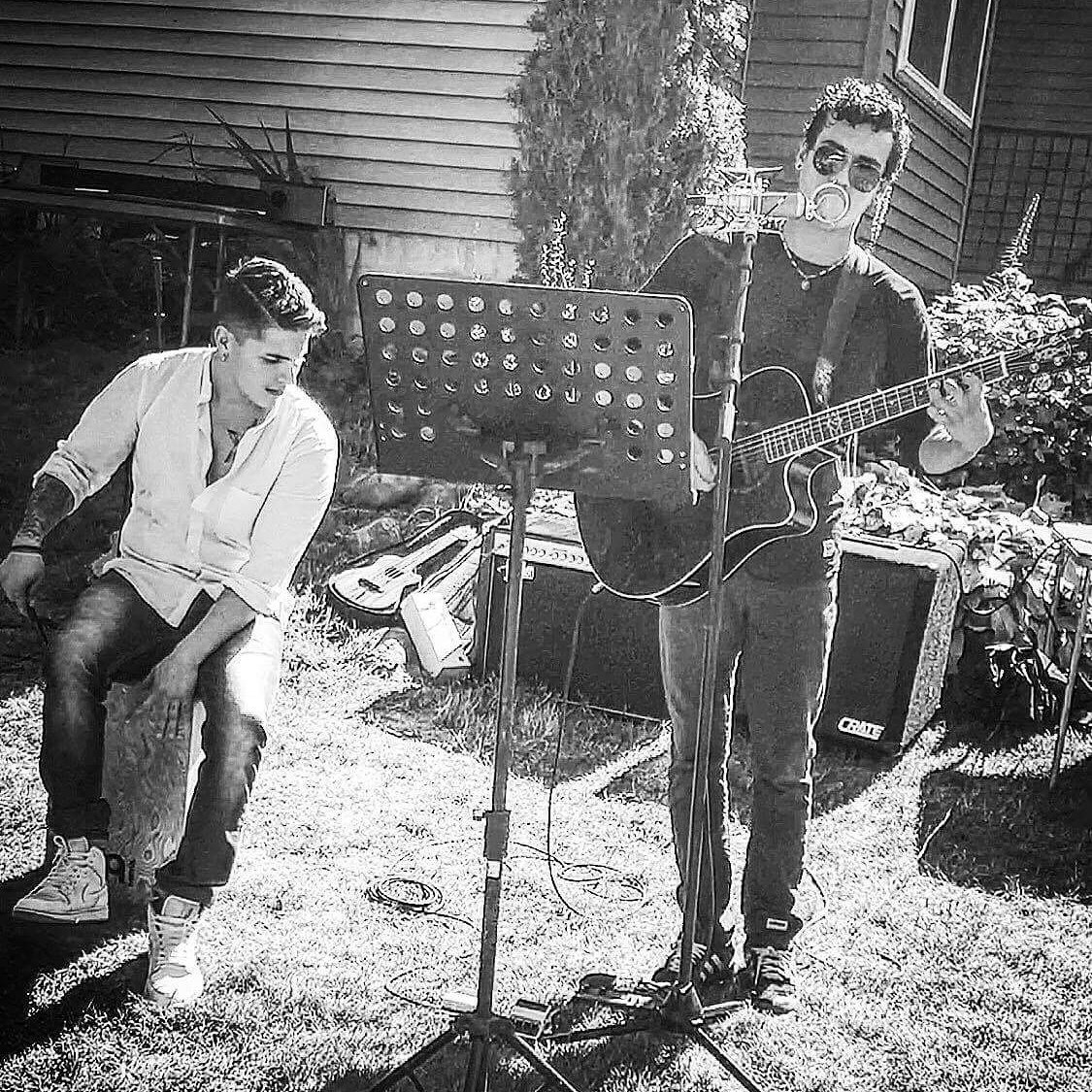 akoshersnack's tweet photo. Kass's grad party on saturday. Good times! https://t.co/WBowjOmSSJ