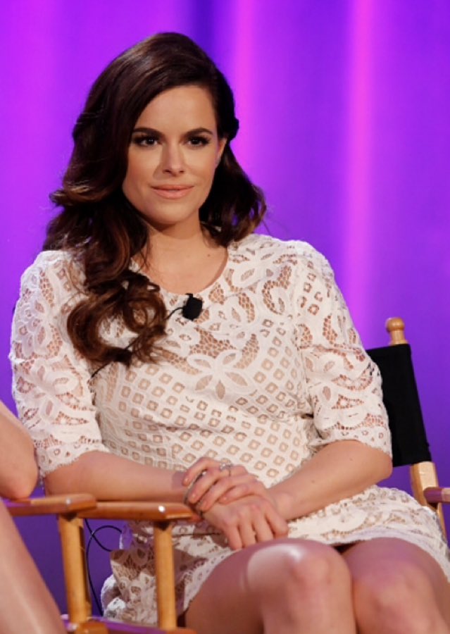 12MonkeysFP's tweet photo. Emily Hampshire as Jennifer Goines. #12Monkeys 
#12MonkeysCastandCharacters https://t.co/D5QIPvqJHm