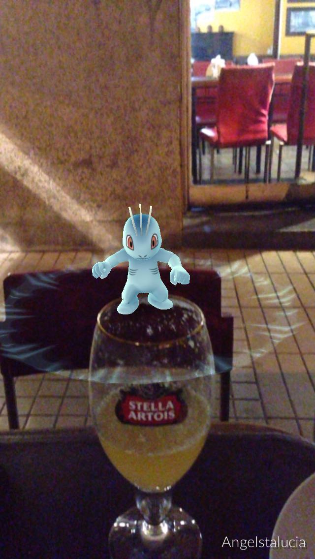 NathanBluee's tweet image. Que terrible hasta en la chela aparecen #PokemonBorracho #pokemongo