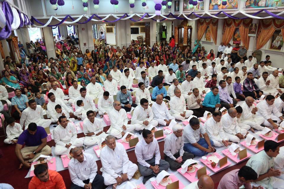 SGadiNewJersey's tweet photo. #ShreeMuktajeevanSwamibapa #SmrutiMandir #RajatMahotsav festivities! #SwaminarayanGadi #Vicharan2016 #USA https://t.co/DL4RYO446u